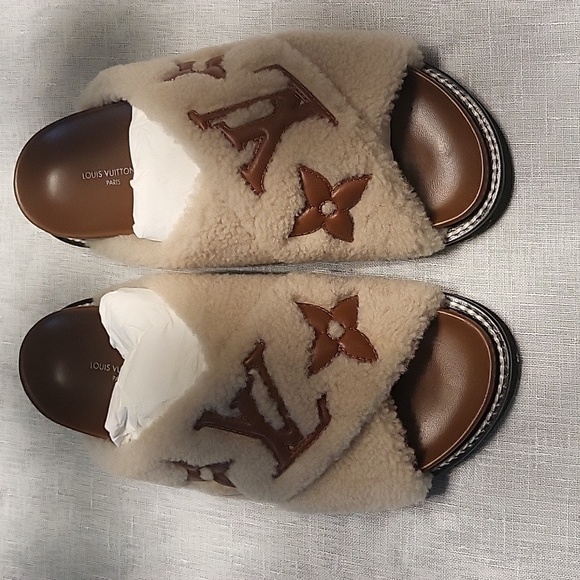 Louis Vuitton exclusive sandals size 38 color brown and tan - Picture 2 of 9